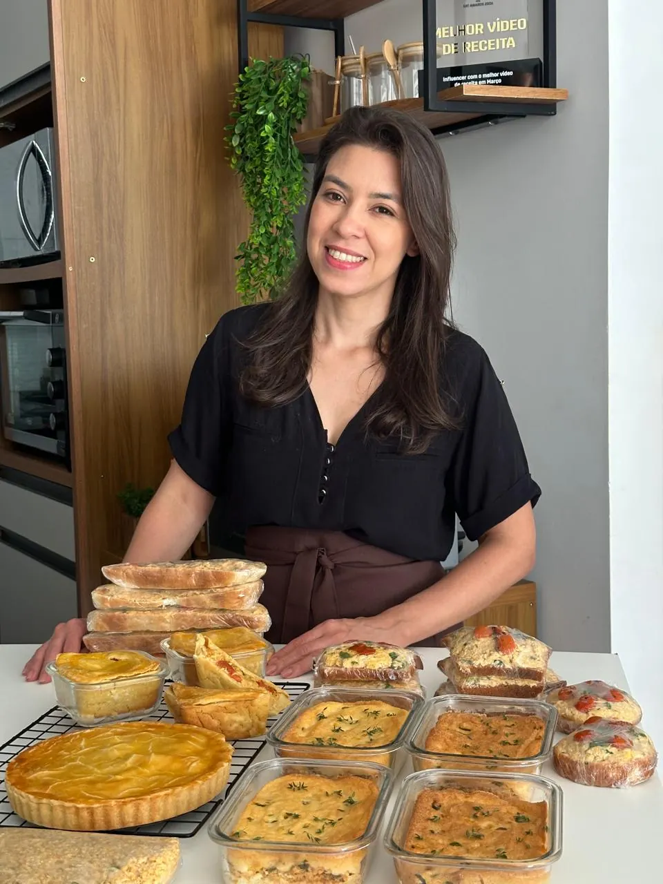 Lindeise com a produção de pães, quiches e tortas do módulo de lanches